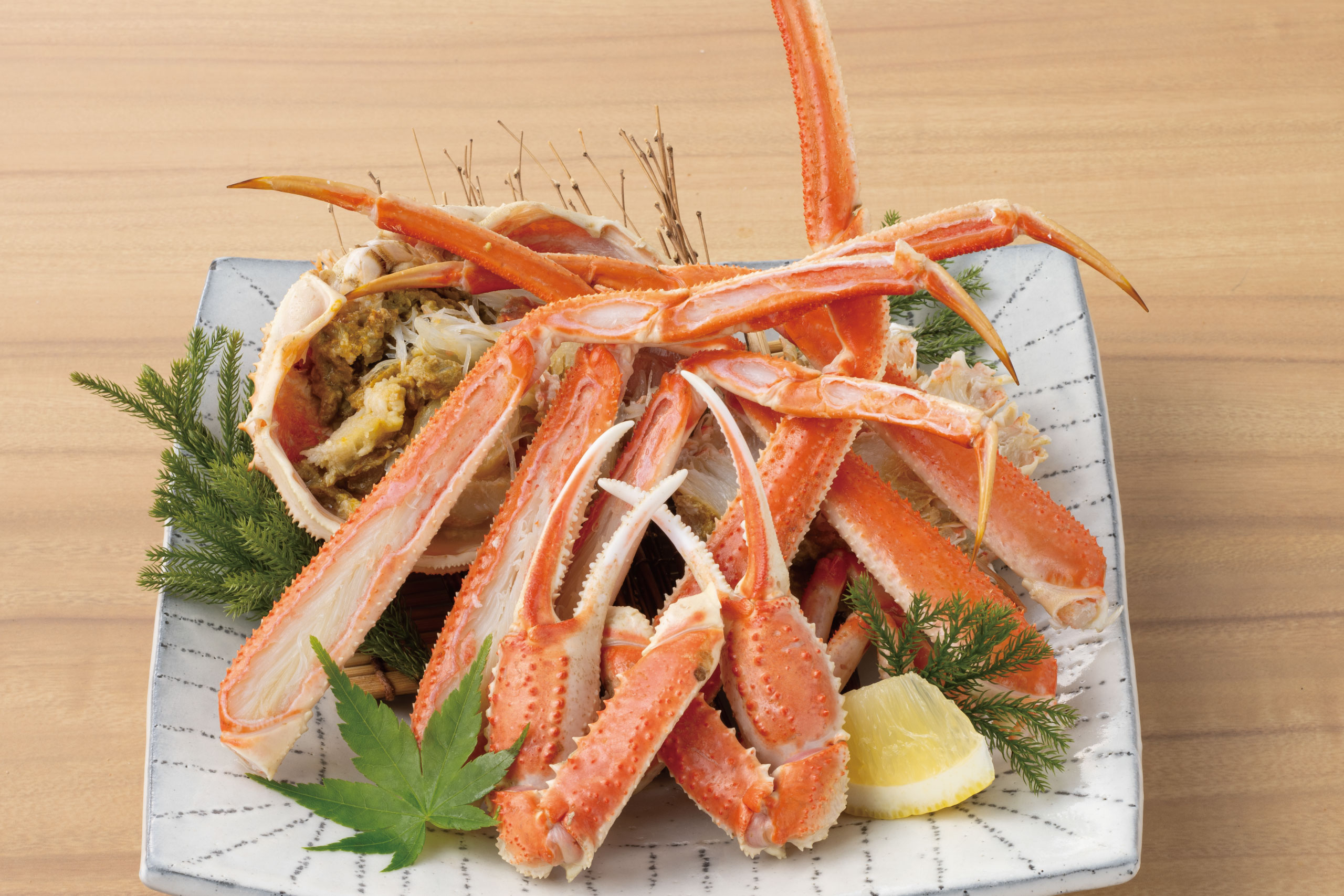 日本海庄や旬メニュー　2025年11月　　北海道産　茹でズワイ蟹　一杯　日本海庄や　㈱かんなん丸