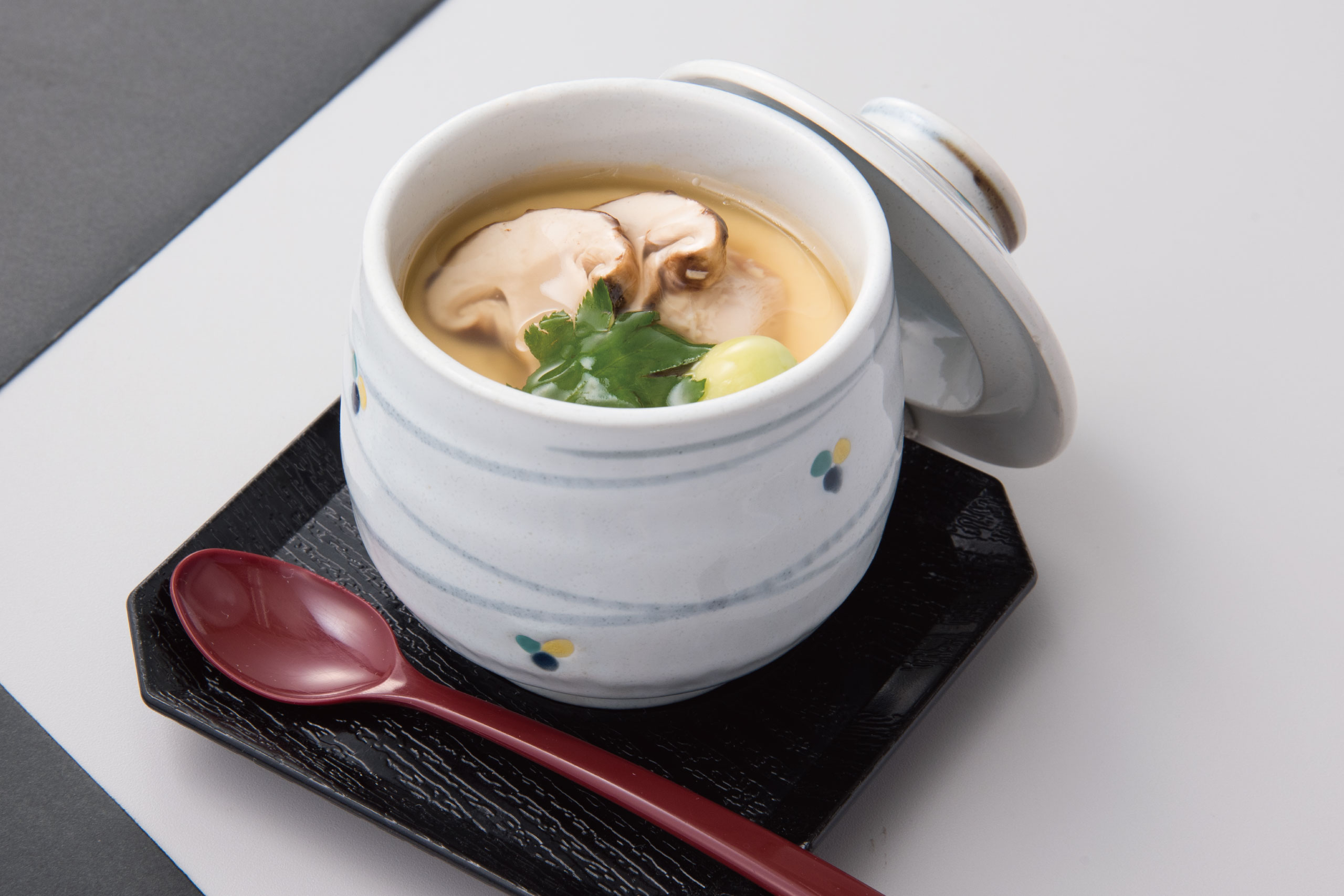 日本海庄や旬メニュー　2025年11月　　松茸香る　茶碗蒸し　日本海庄や　㈱かんなん丸