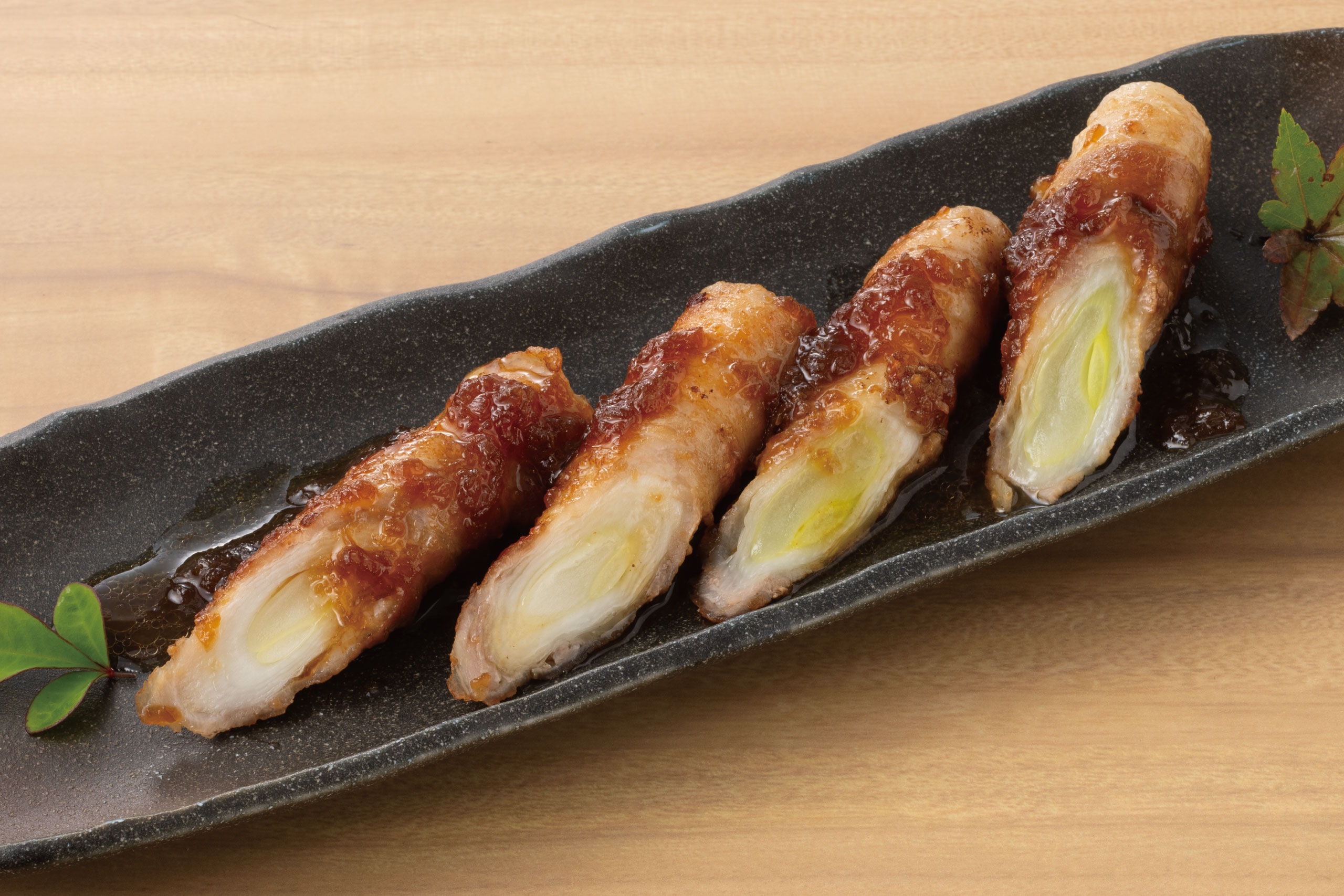 庄や旬メニュー　2025年12月　野菜　焼物　ねぎの肉巻き照り焼き　庄や　㈱かんなん丸