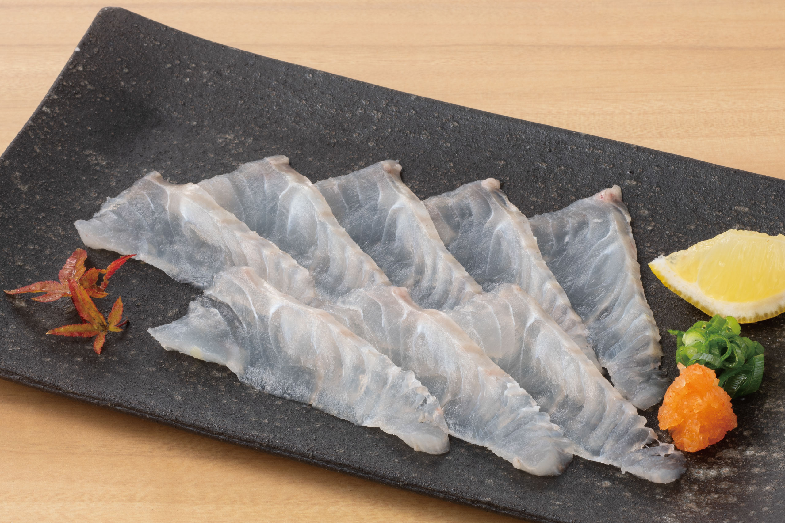 庄や旬メニュー　2025年12月　海鮮　刺身　寒平目　薄造り　庄や　㈱かんなん丸