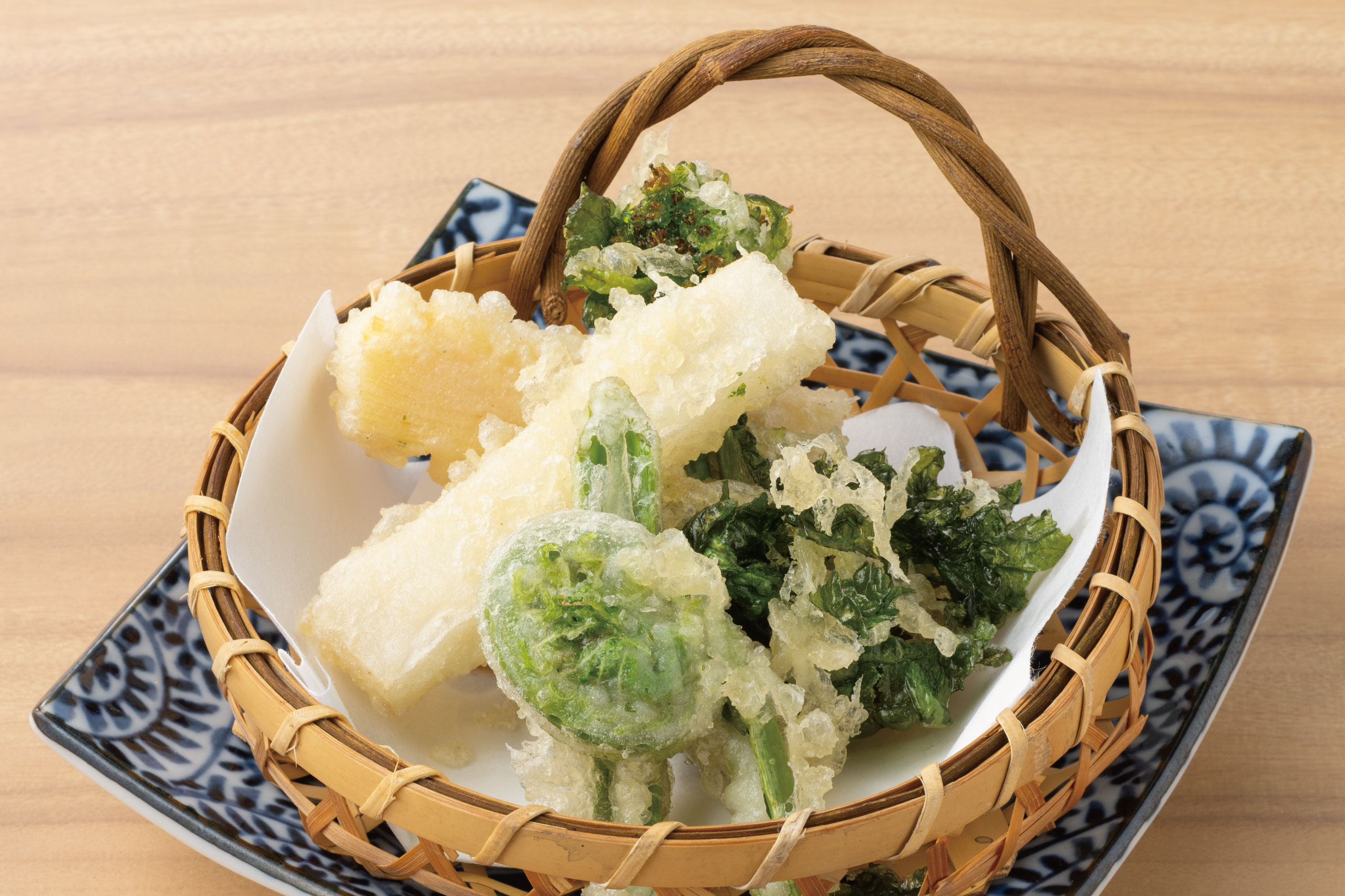 庄や旬メニュー　2026年3月　野菜　揚げ物　山菜天布羅盛り　庄や　㈱かんなん丸