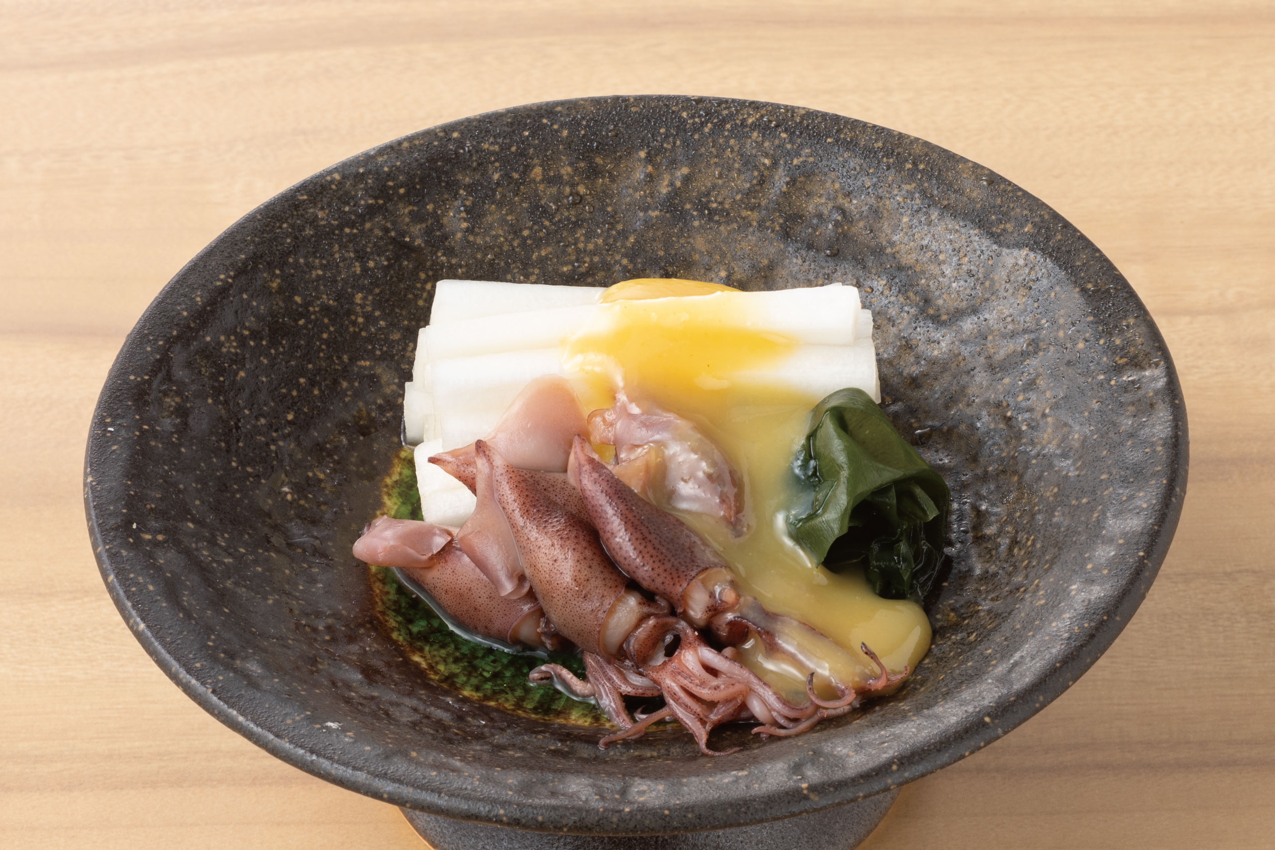 日本海庄や旬メニュー　2026年3月　海鮮　野菜　蛍烏賊と独活のからし味噌和え　日本海庄や　㈱かんなん丸