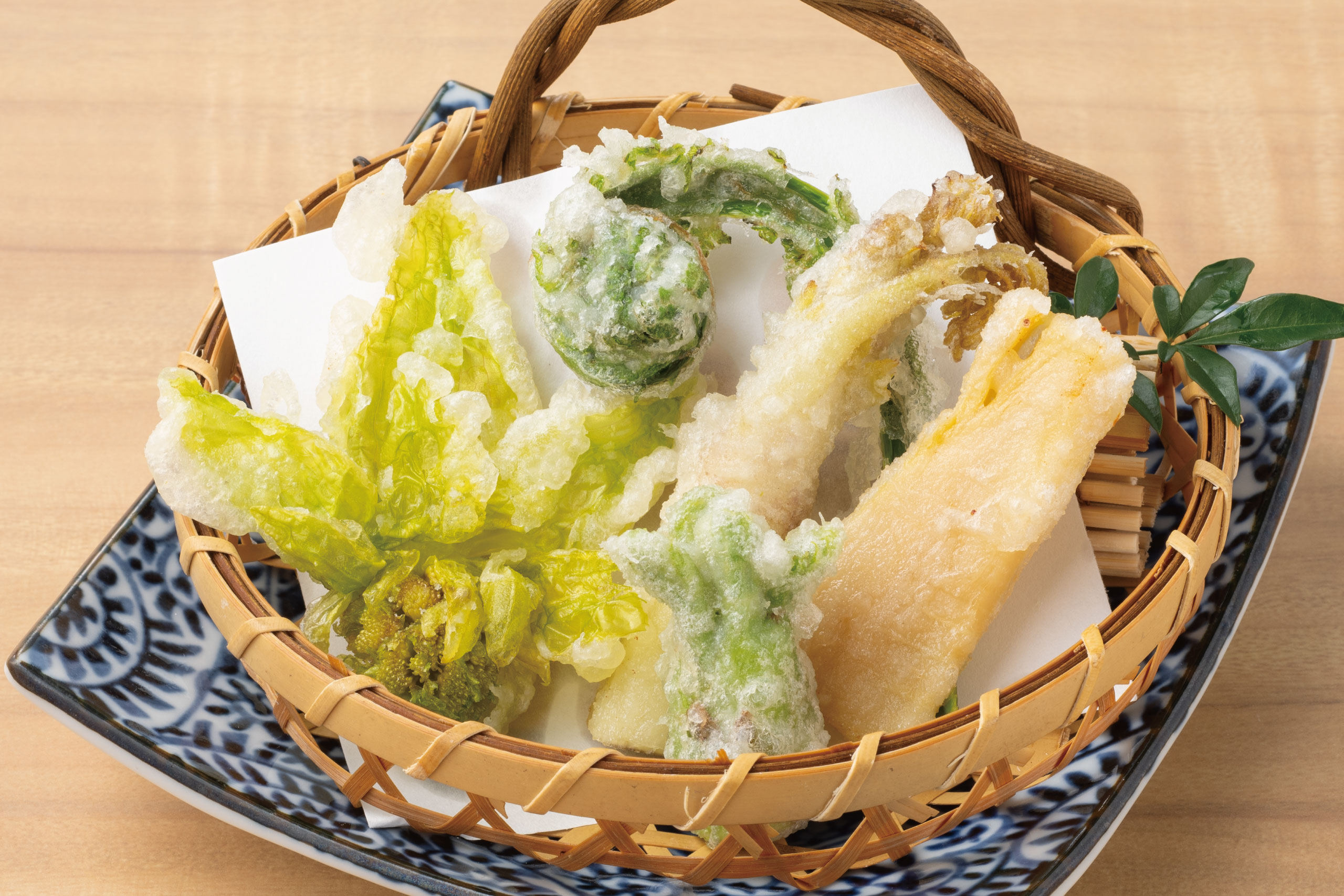 庄や旬メニュー　2026年4月　野菜　揚物　春・山菜　天布羅盛り　庄や　㈱かんなん丸