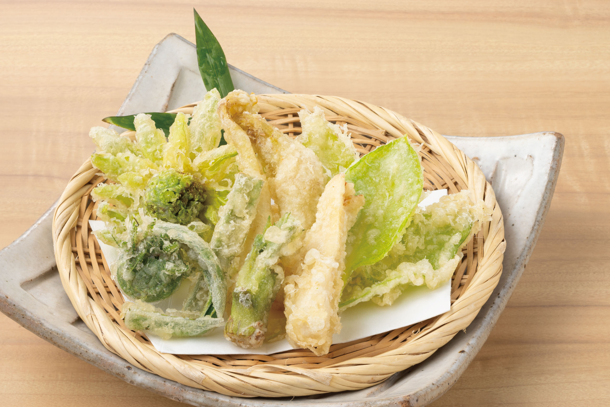 日本海庄や旬メニュー　2026年4月　野菜　揚物　山菜の天布羅　日本海庄や　㈱かんなん丸