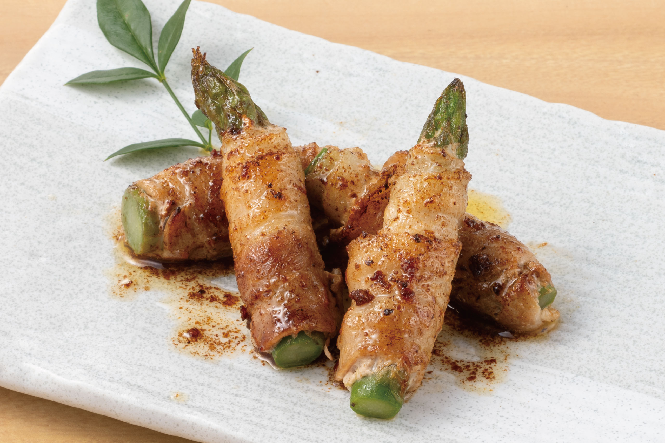 庄や旬メニュー　2026年5月　野菜　焼物　アスパラの肉巻き　バター醤油　庄や　㈱かんなん丸