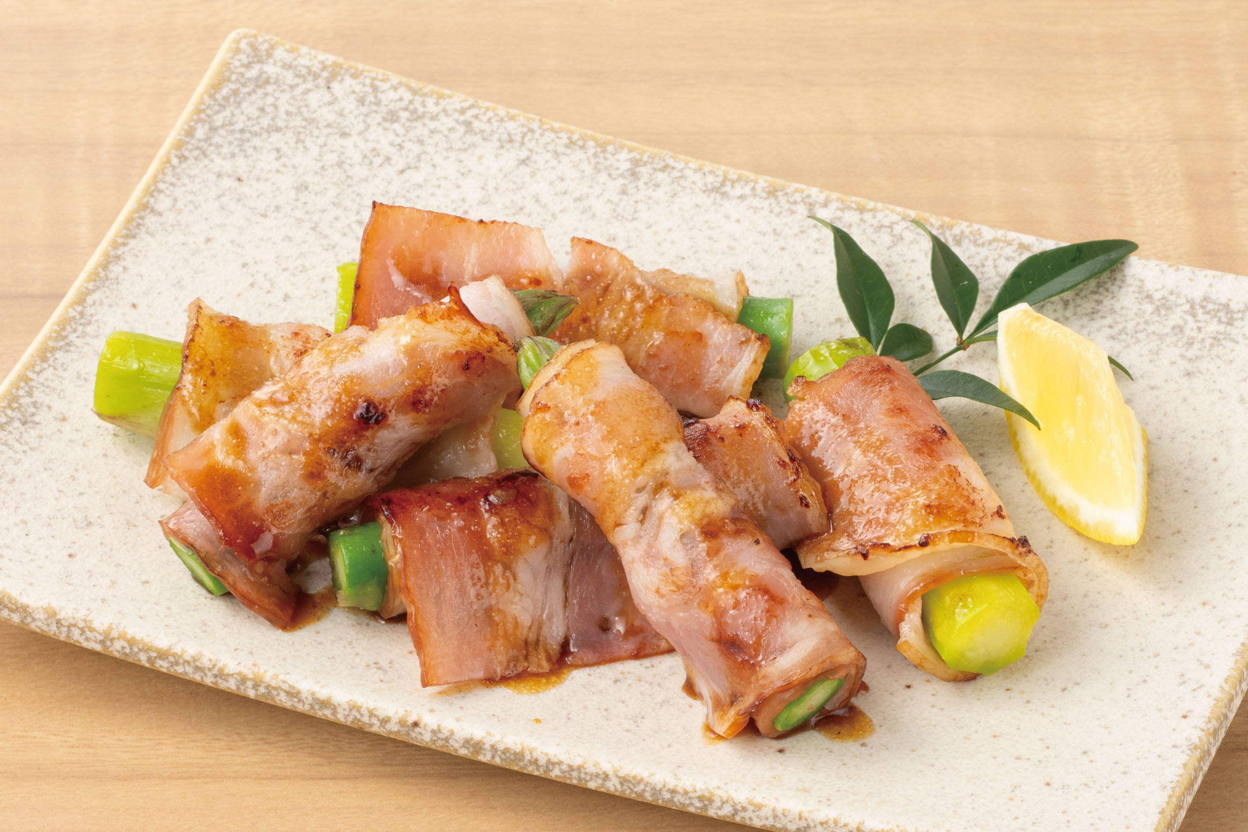 日本海庄や旬メニュー　2026年5月　野菜　焼物　アスパラベーコン巻き焼き　日本海庄や　㈱かんなん丸