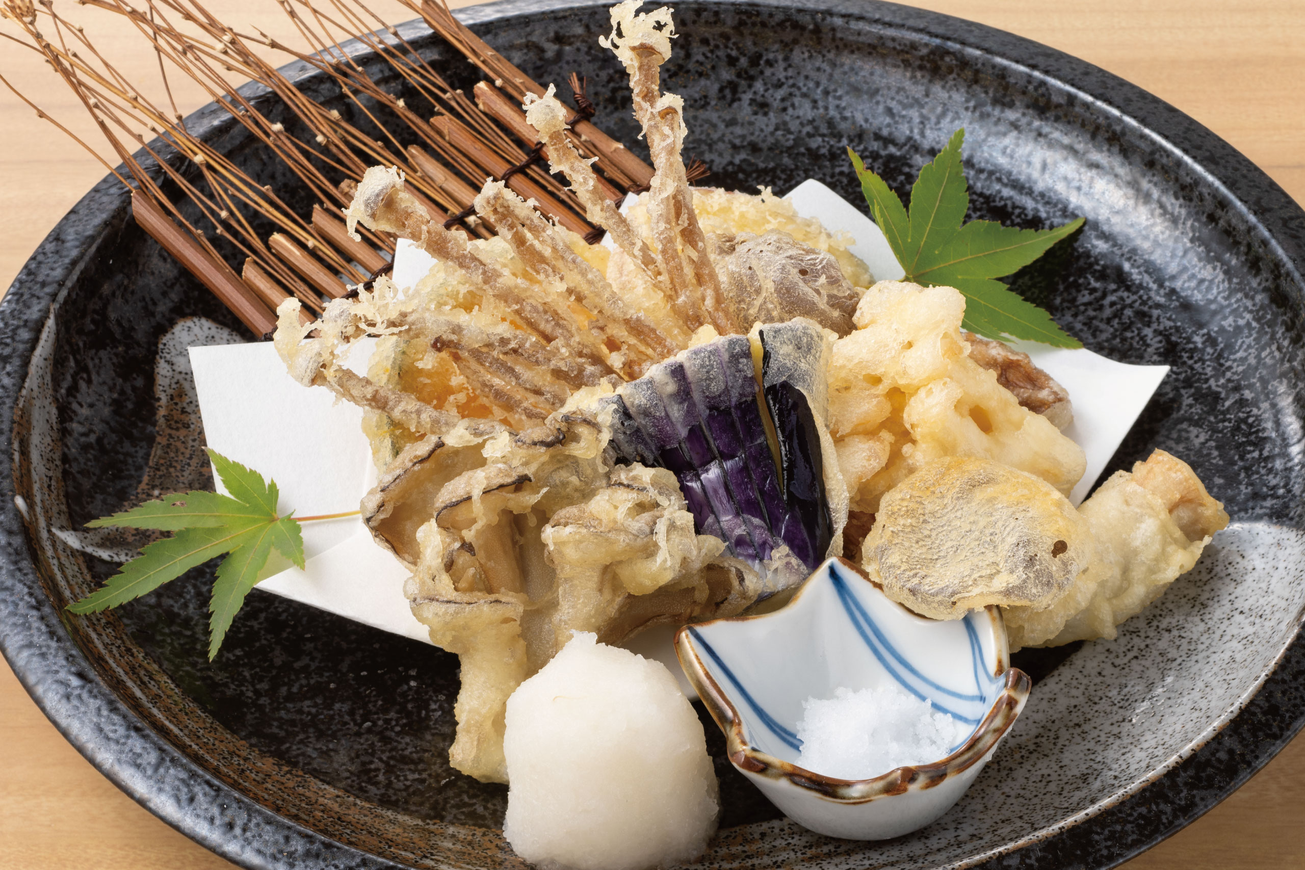 日本海庄や旬メニュー　2026年10月　　木の子と秋野菜の天布羅　日本海庄や　㈱かんなん丸